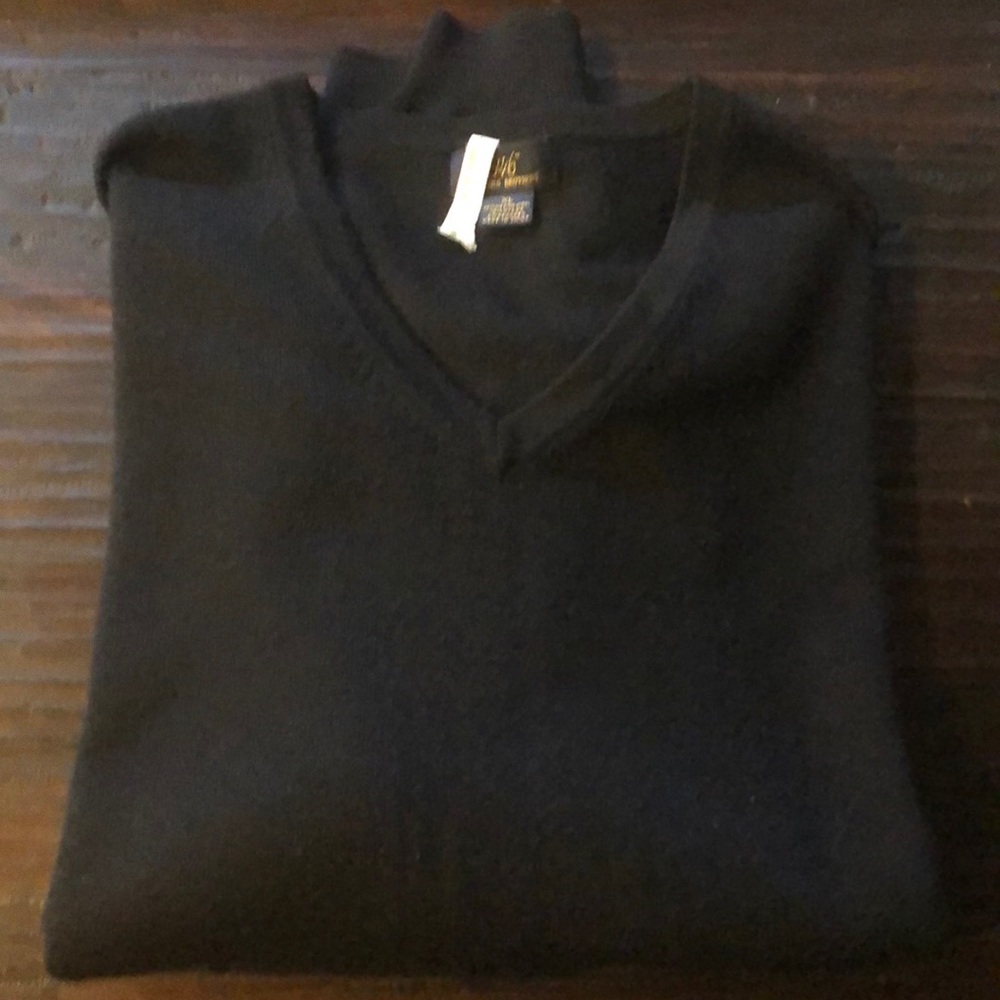 Brooks Brothers 346 v-neck Sweater